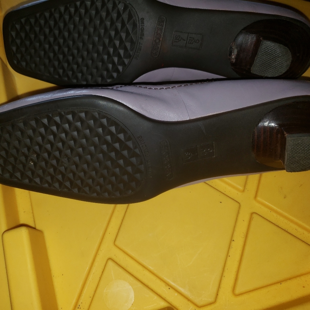 Shoes - Picture 3 of 4